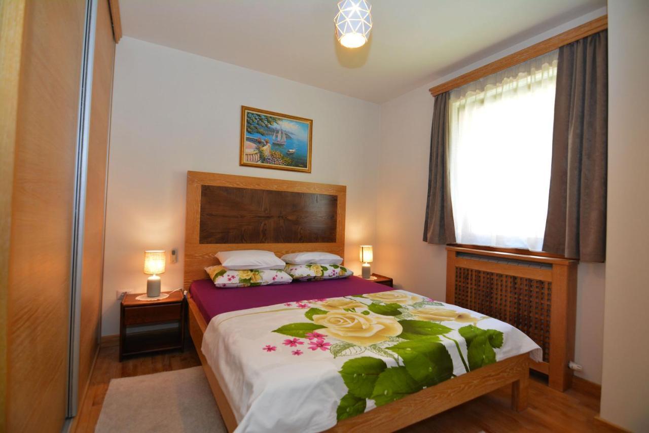 Apartments Olive Котор Екстер'єр фото