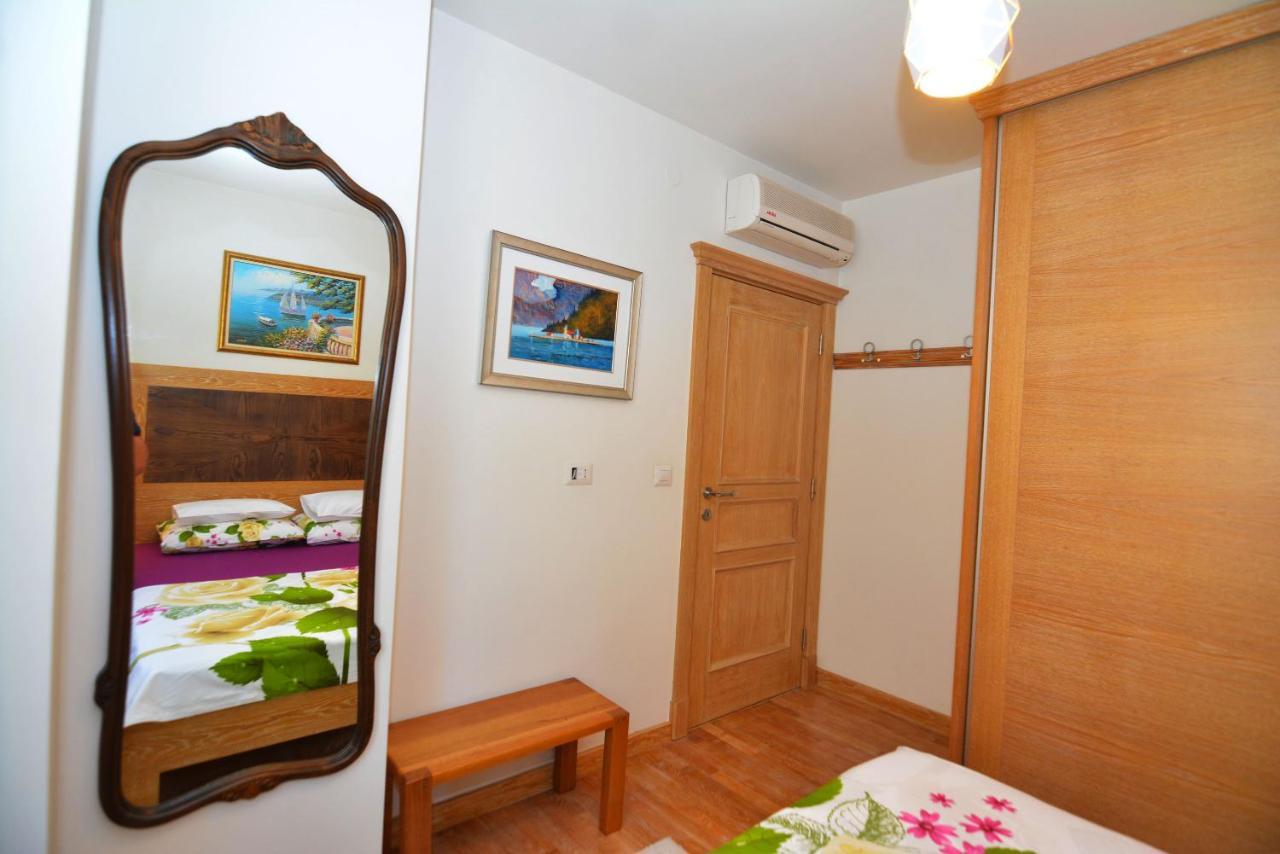 Apartments Olive Котор Екстер'єр фото