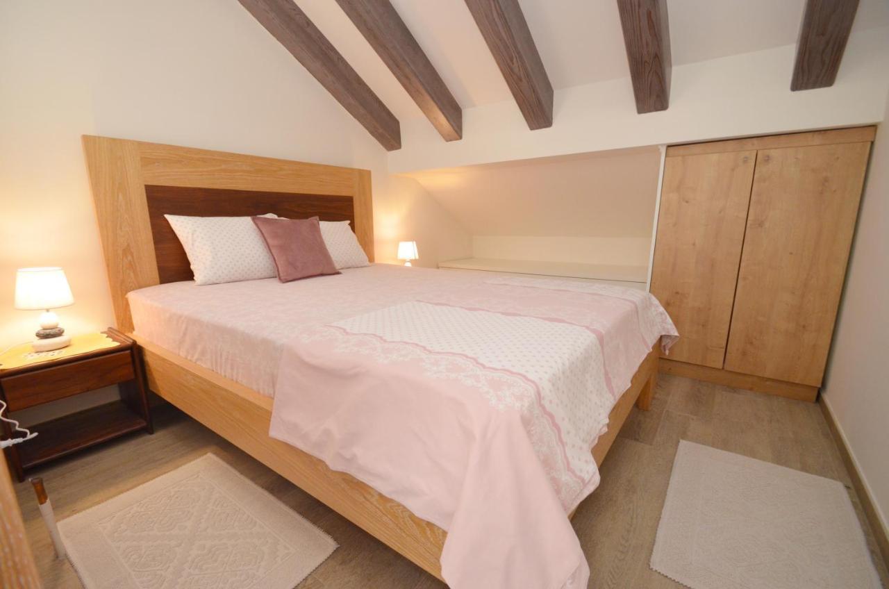 Apartments Olive Котор Екстер'єр фото