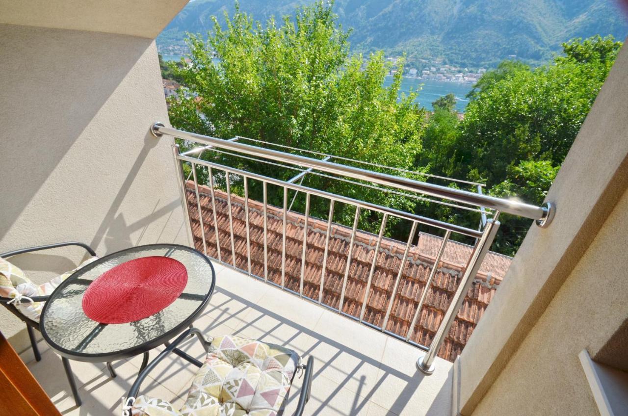 Apartments Olive Котор Екстер'єр фото