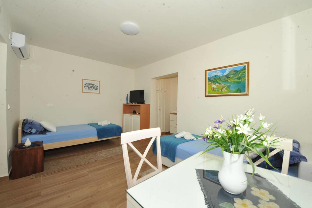 Apartments Olive Котор Екстер'єр фото
