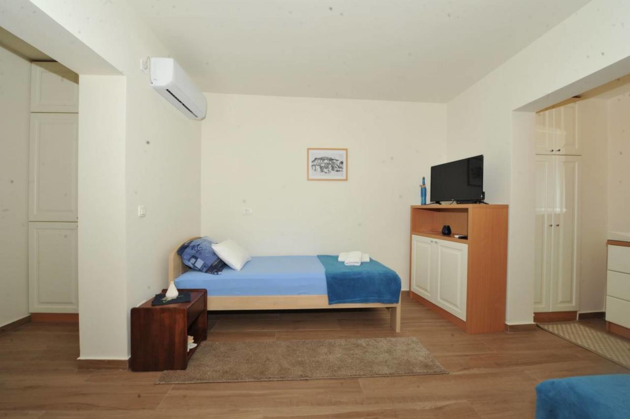 Apartments Olive Котор Екстер'єр фото