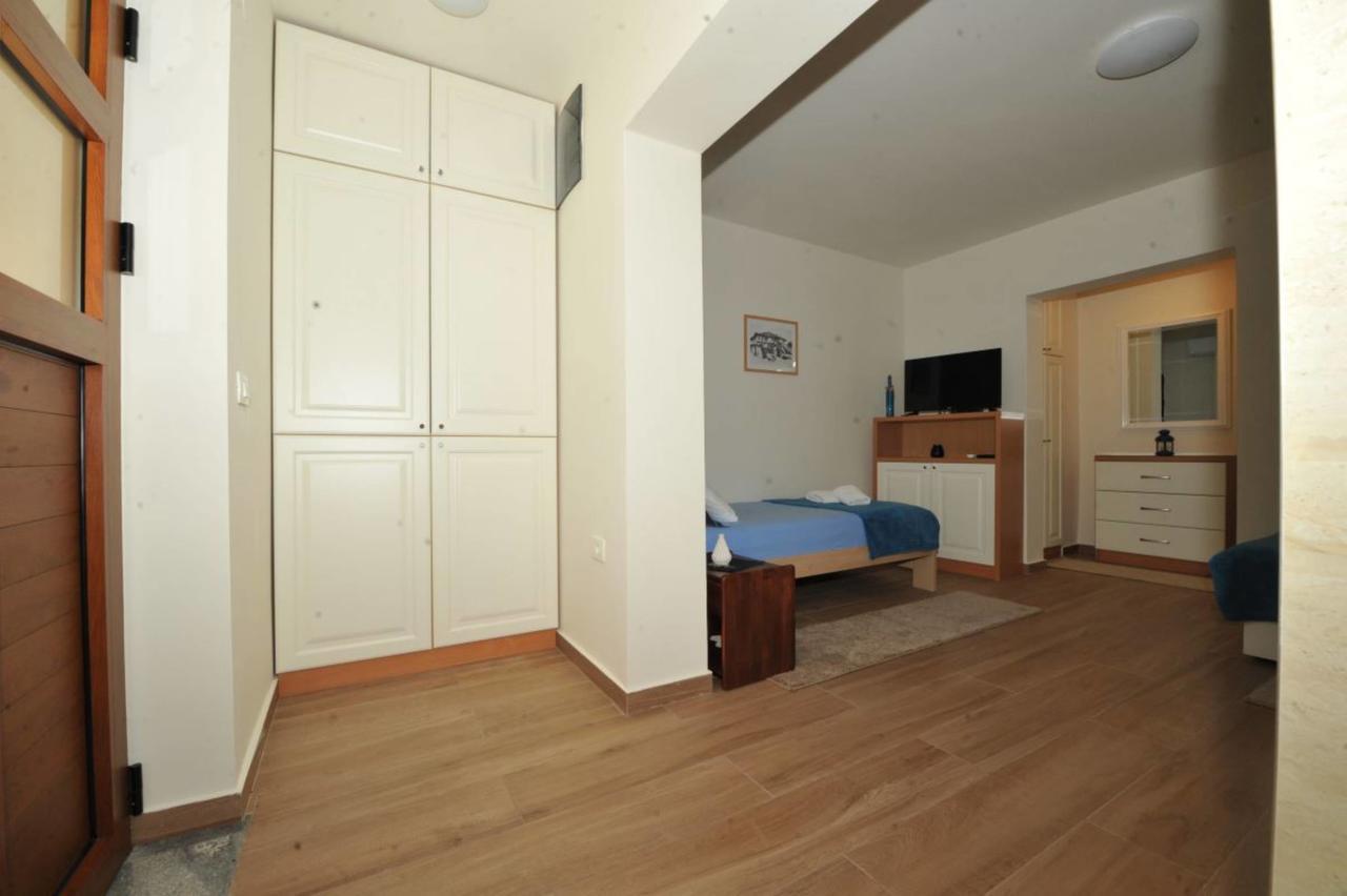 Apartments Olive Котор Екстер'єр фото