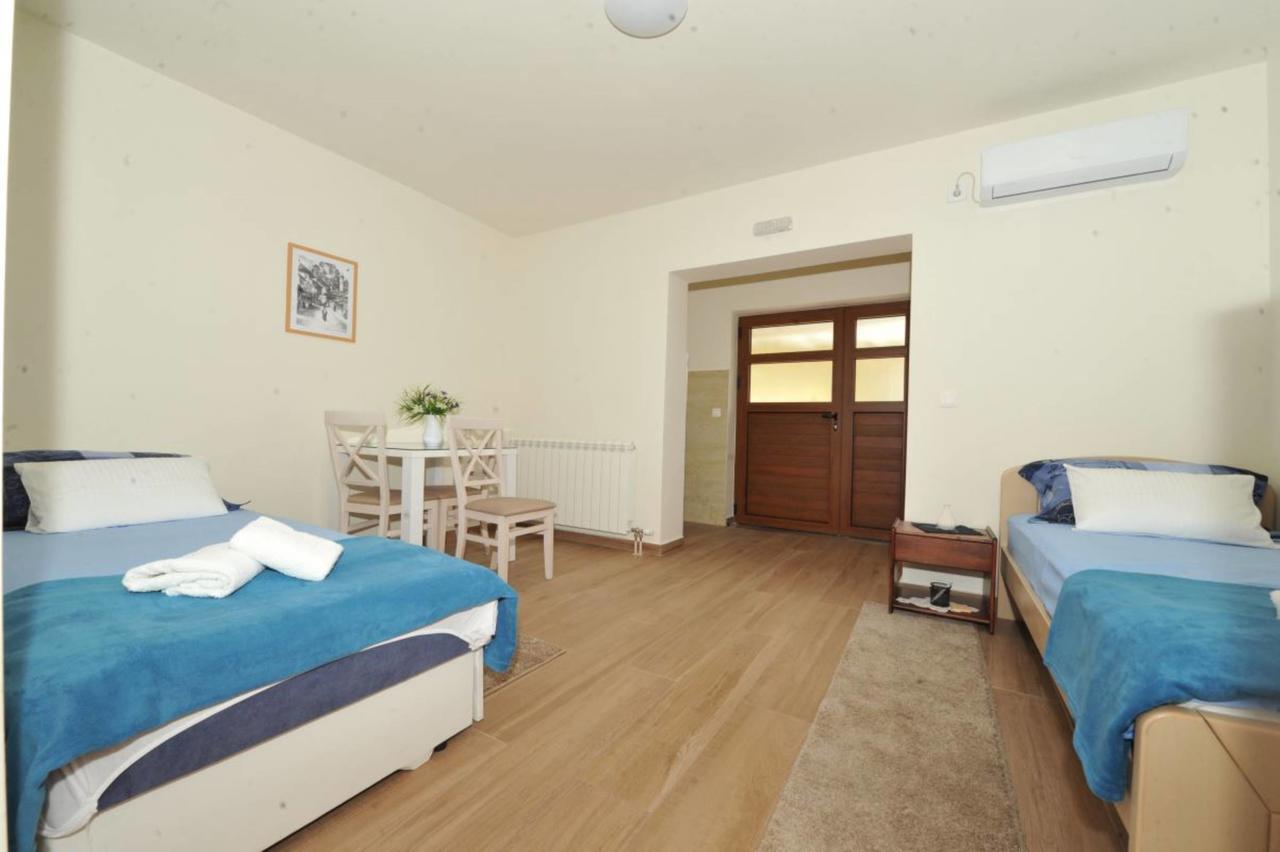 Apartments Olive Котор Екстер'єр фото