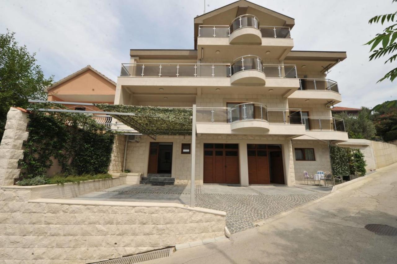 Apartments Olive Котор Екстер'єр фото