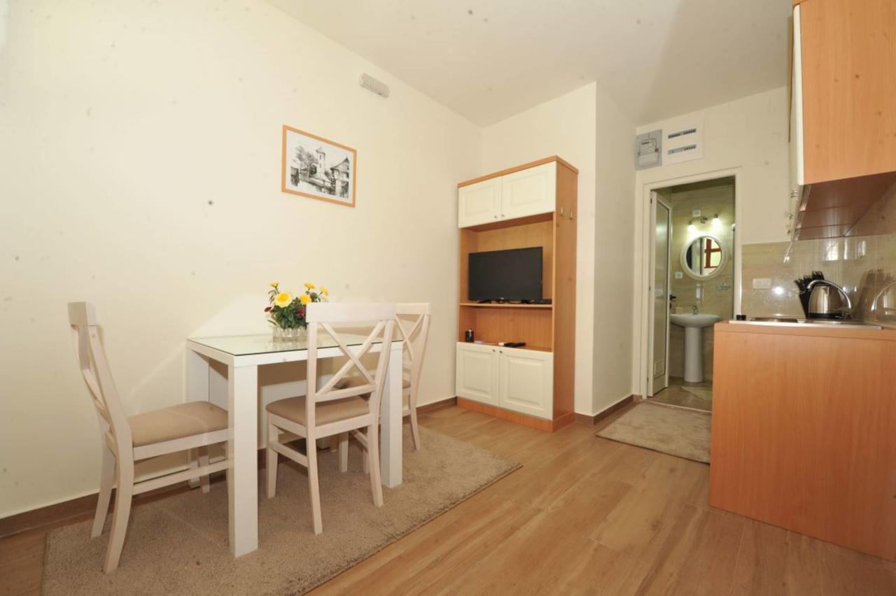 Apartments Olive Котор Екстер'єр фото