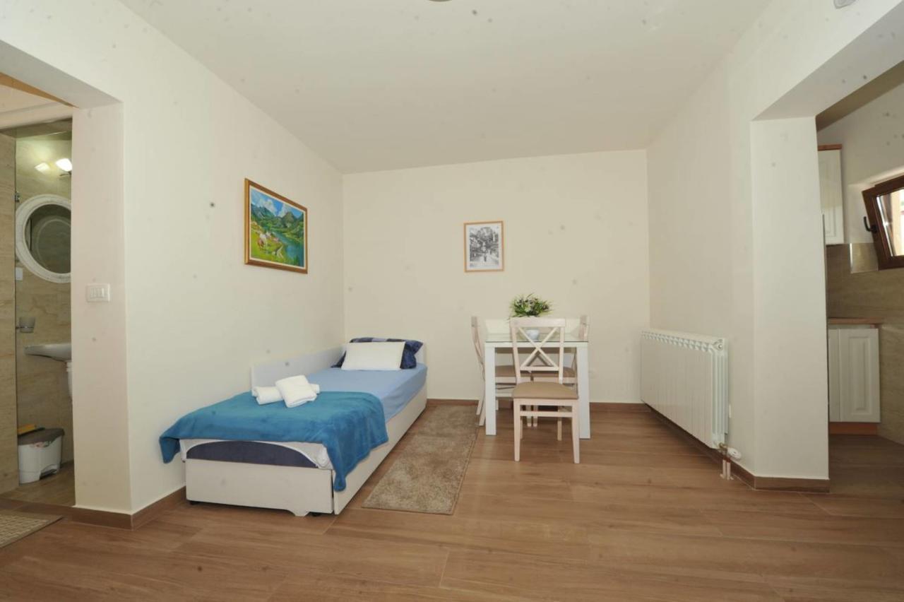 Apartments Olive Котор Екстер'єр фото