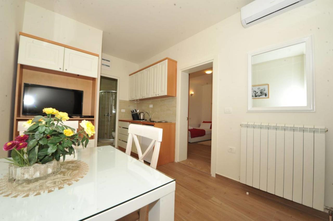 Apartments Olive Котор Екстер'єр фото