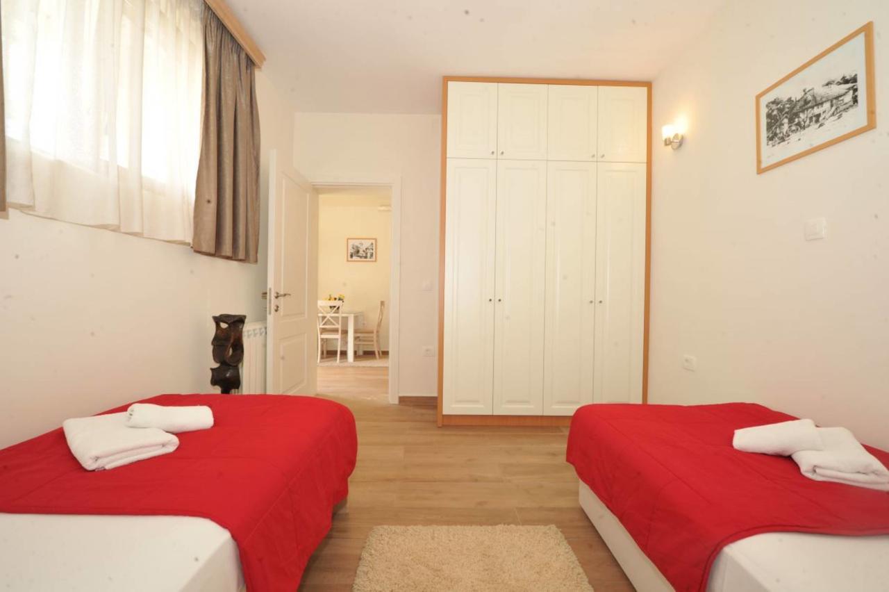 Apartments Olive Котор Екстер'єр фото