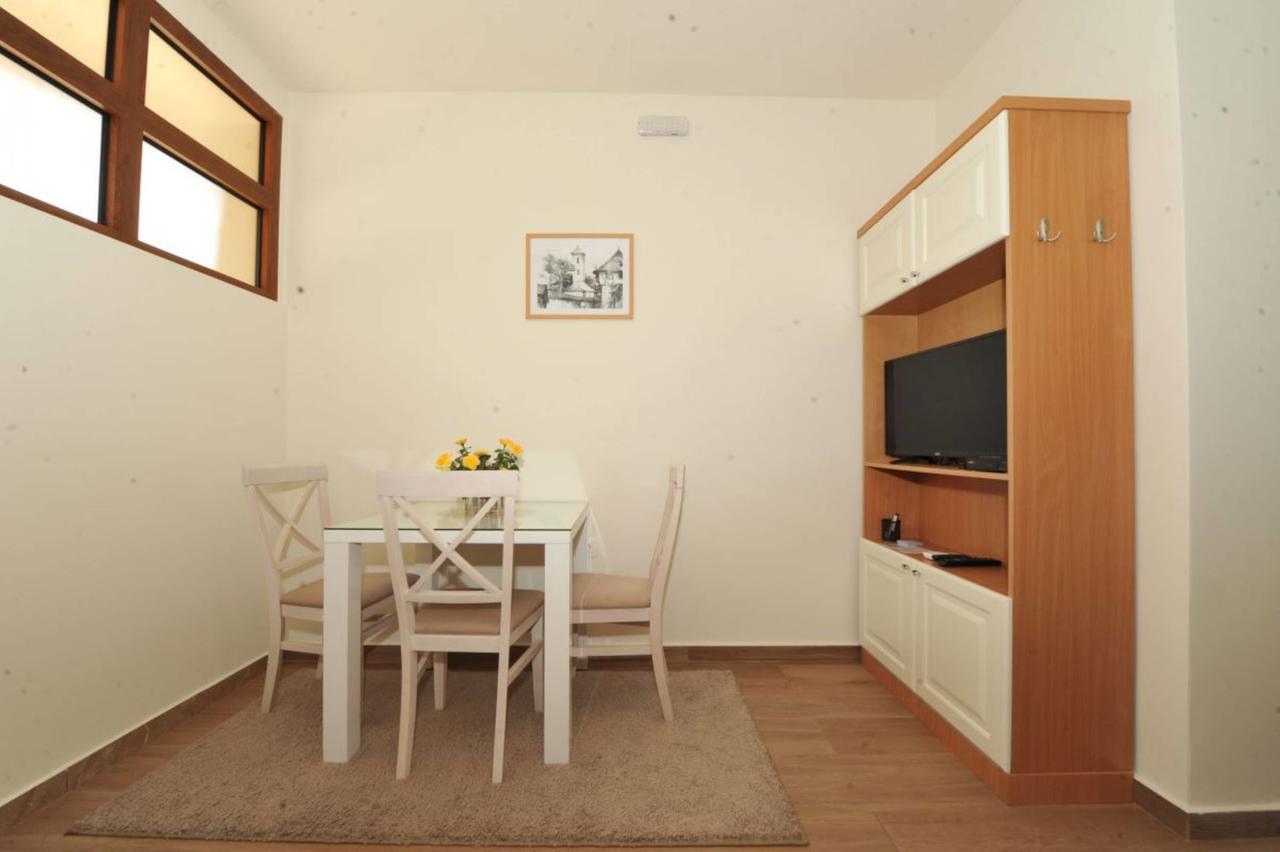Apartments Olive Котор Екстер'єр фото